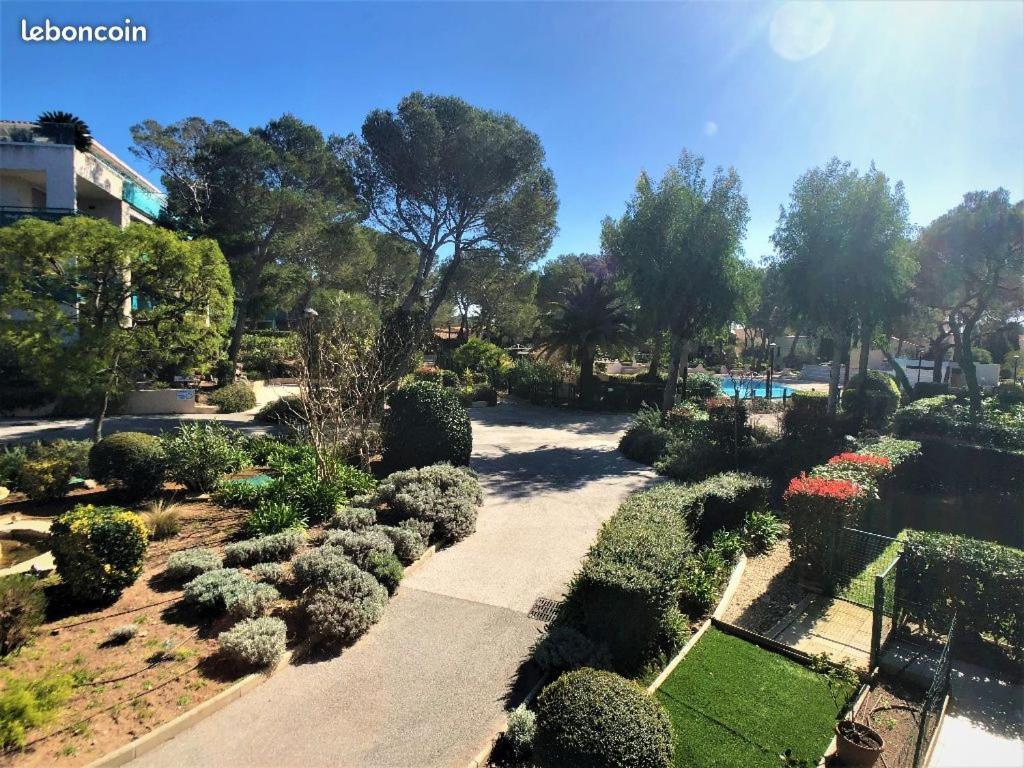 Saint-Raphael, Boulouris, F2 Dans Belle Residence 3 Piscines, Proche Bord De Mer Exterior photo